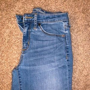 Universal Thread Size 2 Stretch Skinny Jeans